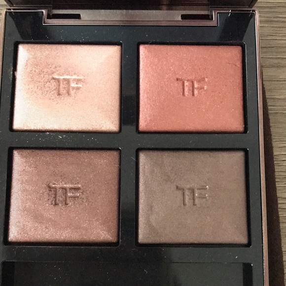 Tom Ford Eye Color Quad 03 BODY HEAT in excellent condition.please check photos - Picture 3 of 5